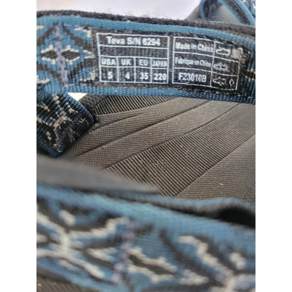 Teva Gladiator Boys Sport Sandals Size 5. Blue Lightweight Adjustable Straps